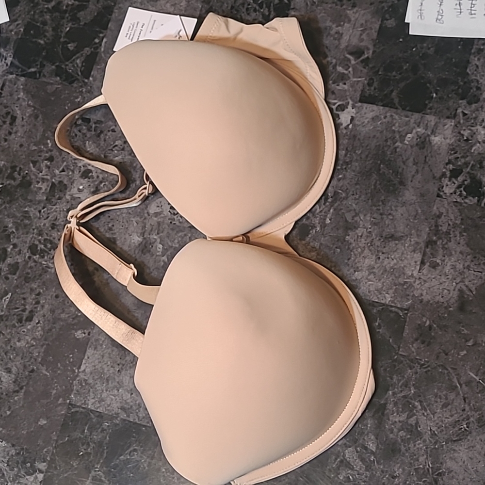 New with tags! Auden Womens taupe nude Tshirt bra size 38D demi cup